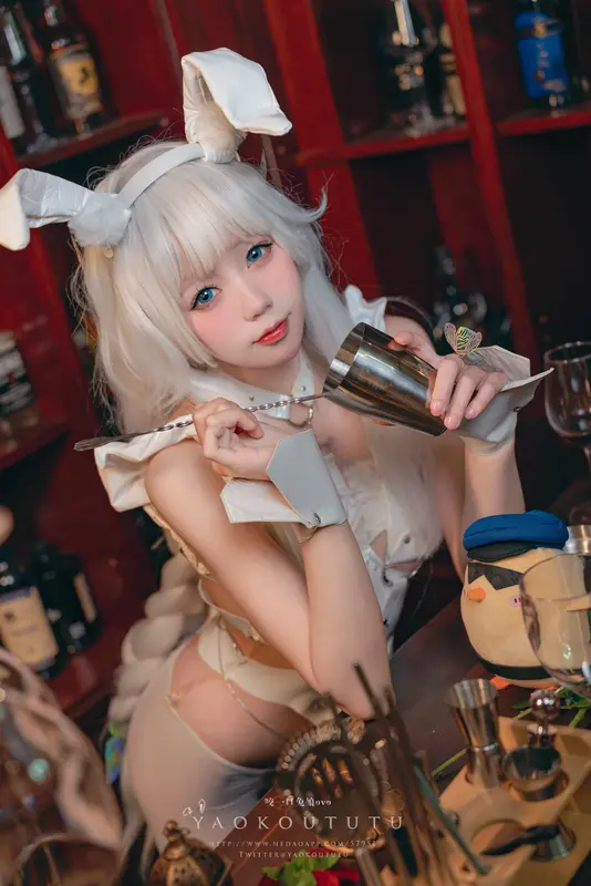 咬一口兔娘(黏黏团子兔) – NO.094 十月T3特典『恶毒酒吧』 5